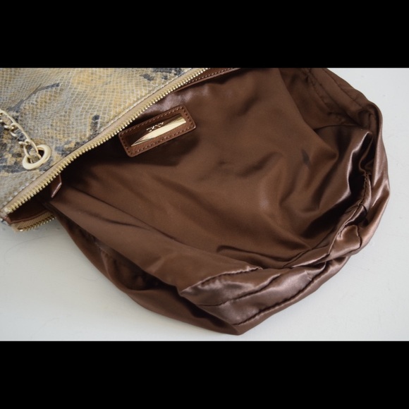 DKNY cross body bag - Picture 5 of 8